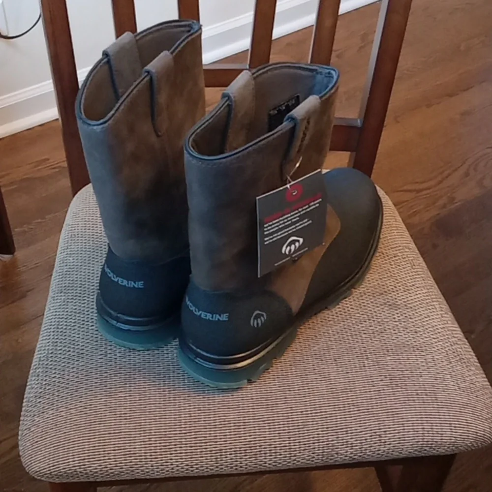 Wolverine men's boots-NEW
